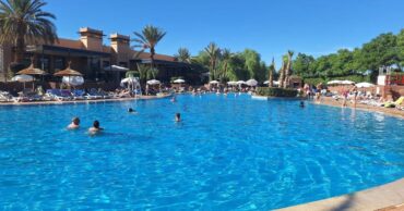 équilibre piscine et visites Marrakech été